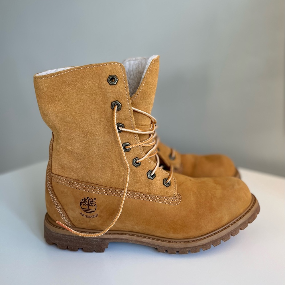 Timberland Women’s Teddy Fleece Roll-Down Boots, Size 8M